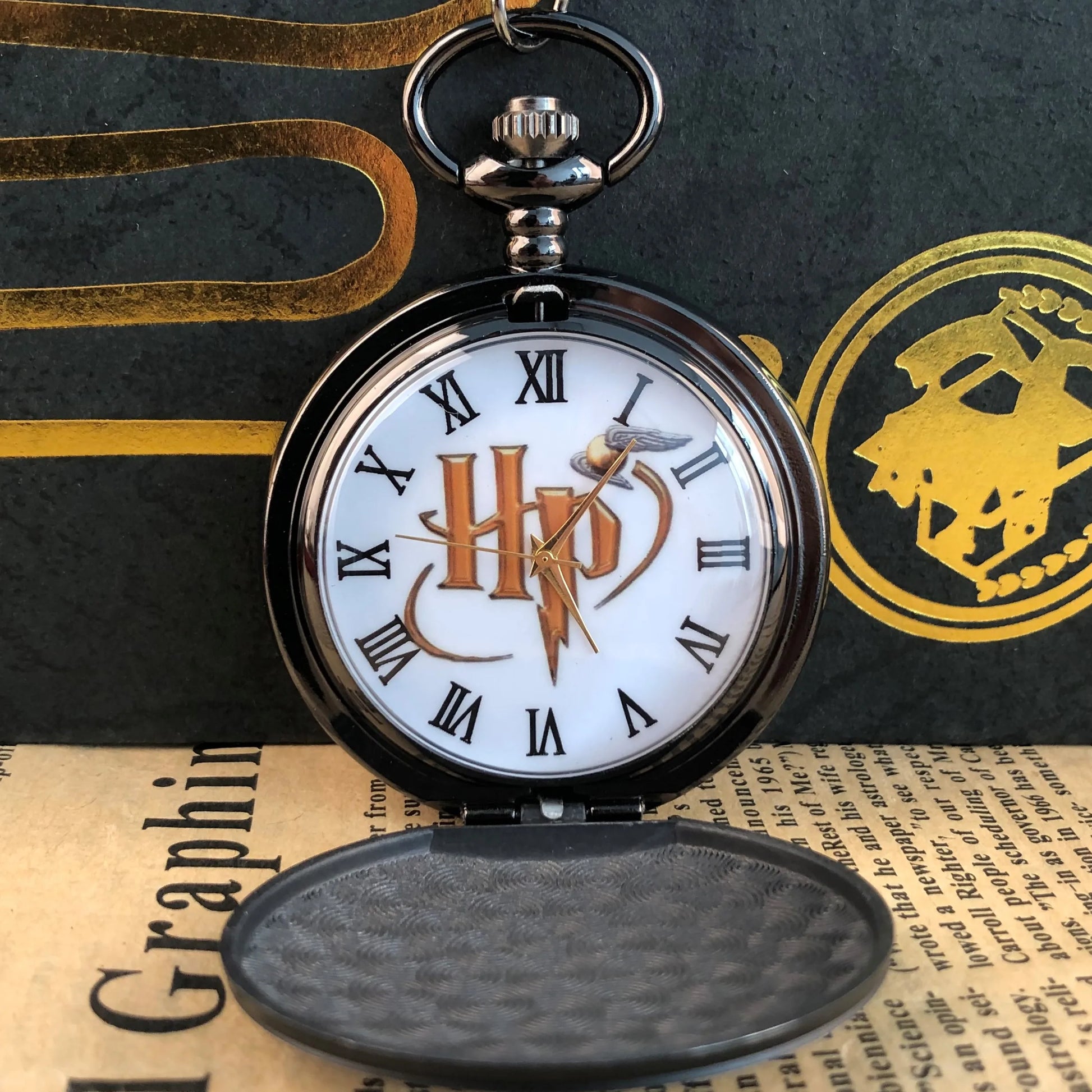 Classic Popular Letter Pattern Movie Theme Quartz Pocket Watch White Dial Roman Numerals Necklace Male and Female Students Gift