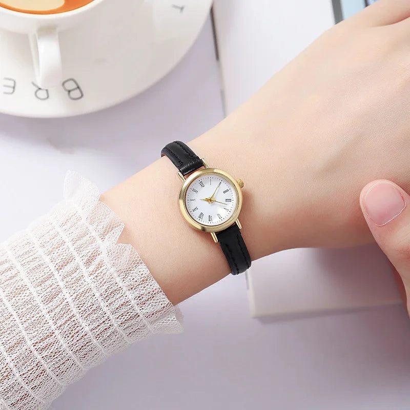 Simple Women Watches Luxury Design Leather Watch Ladies Quartz Wristwatch Womens Small round Dial Clock Reloj Mujer